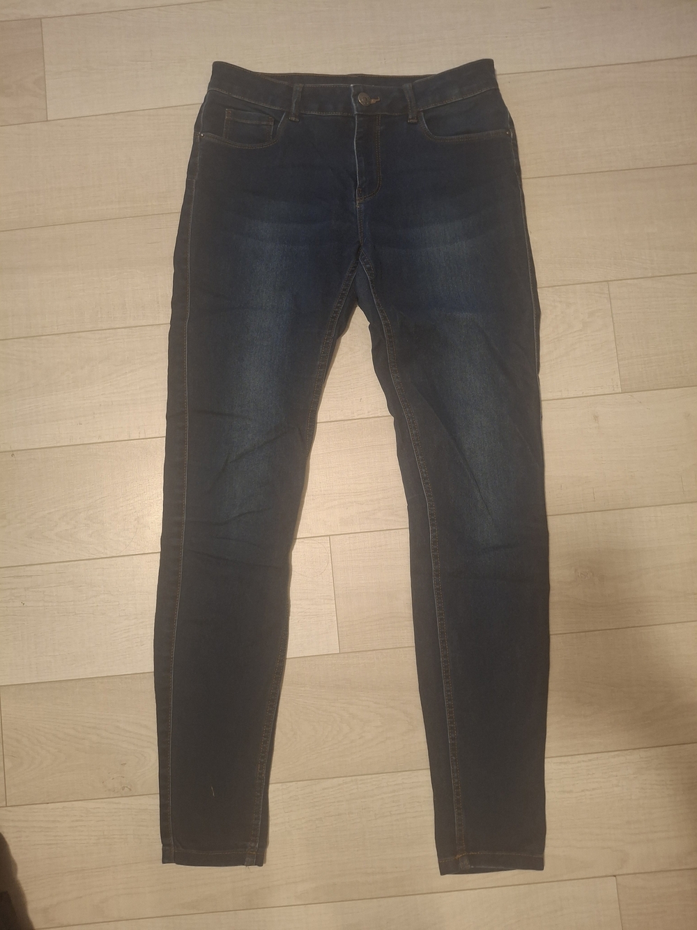 Vero Moda blue denim jeans with contrast stitching